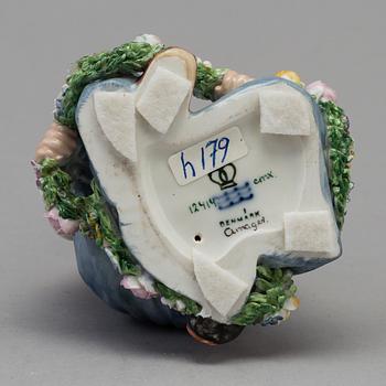 FIGURIN, porslin. "Amager", Royal Copenhagen, Danmark, 1950-tal.