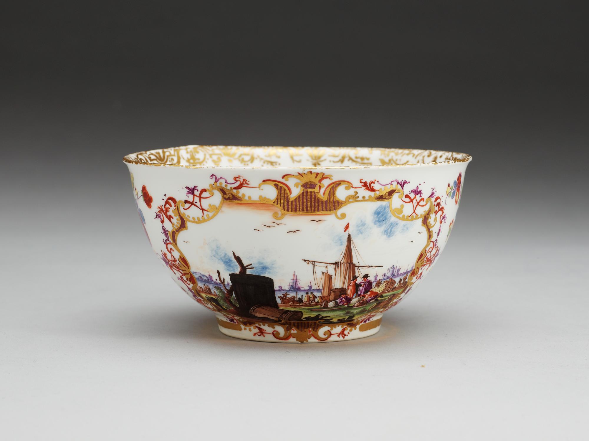 A Meissen bowl, ca 1730-35.
