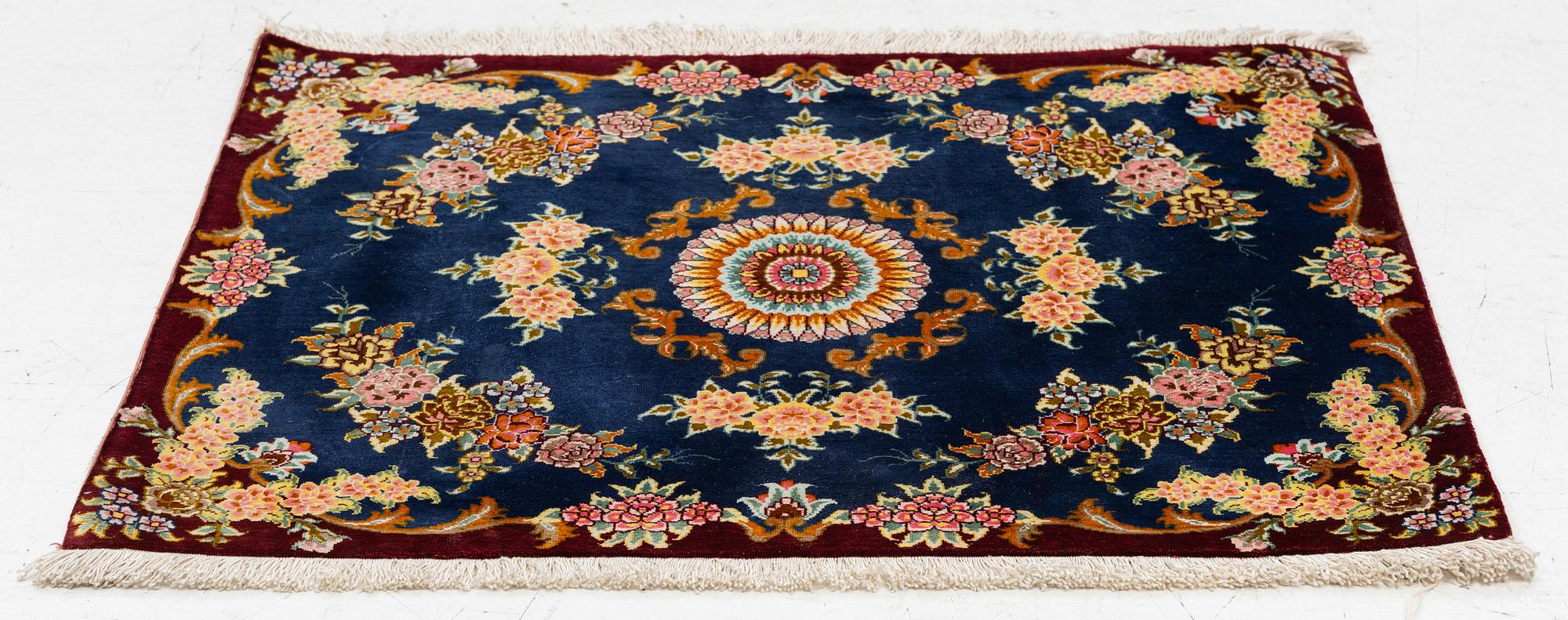 Carpet, silk, approx. 59 x 50 cm.