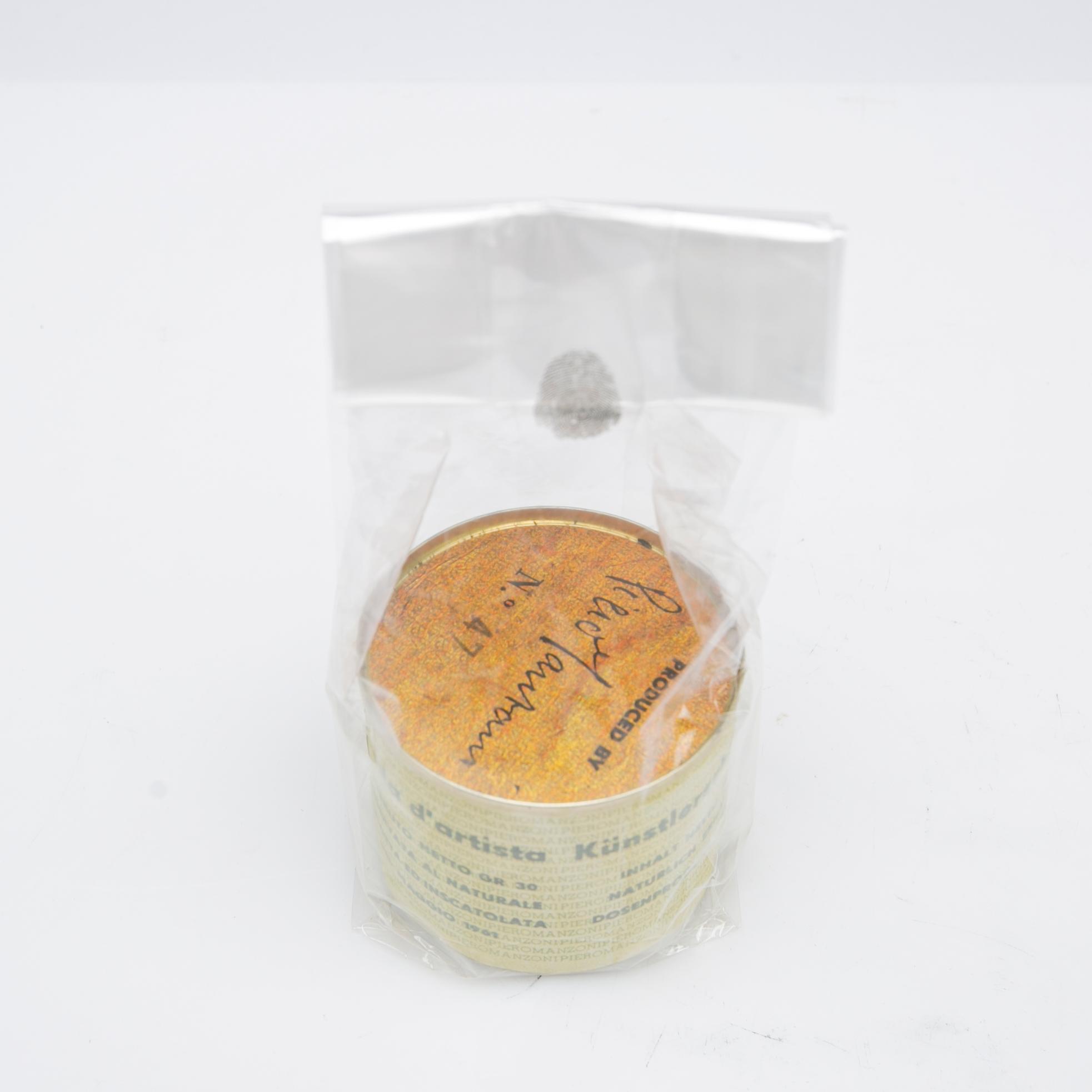 Piero Manzoni, skulptur, "Artist's Shit", utgiven av Piero Manzoni Foundation, Italien, 2013.
