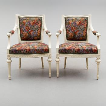 KARMSTOLAR, 1 par, gustaviansk stil, 1900-talets första hälft.