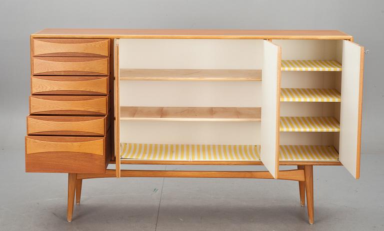 SIDEBOARD, 1900-talets mitt/andra hälft.