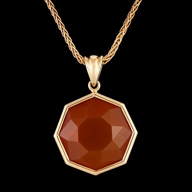 A 15.81 ct Ethiopian honey opal necklace.