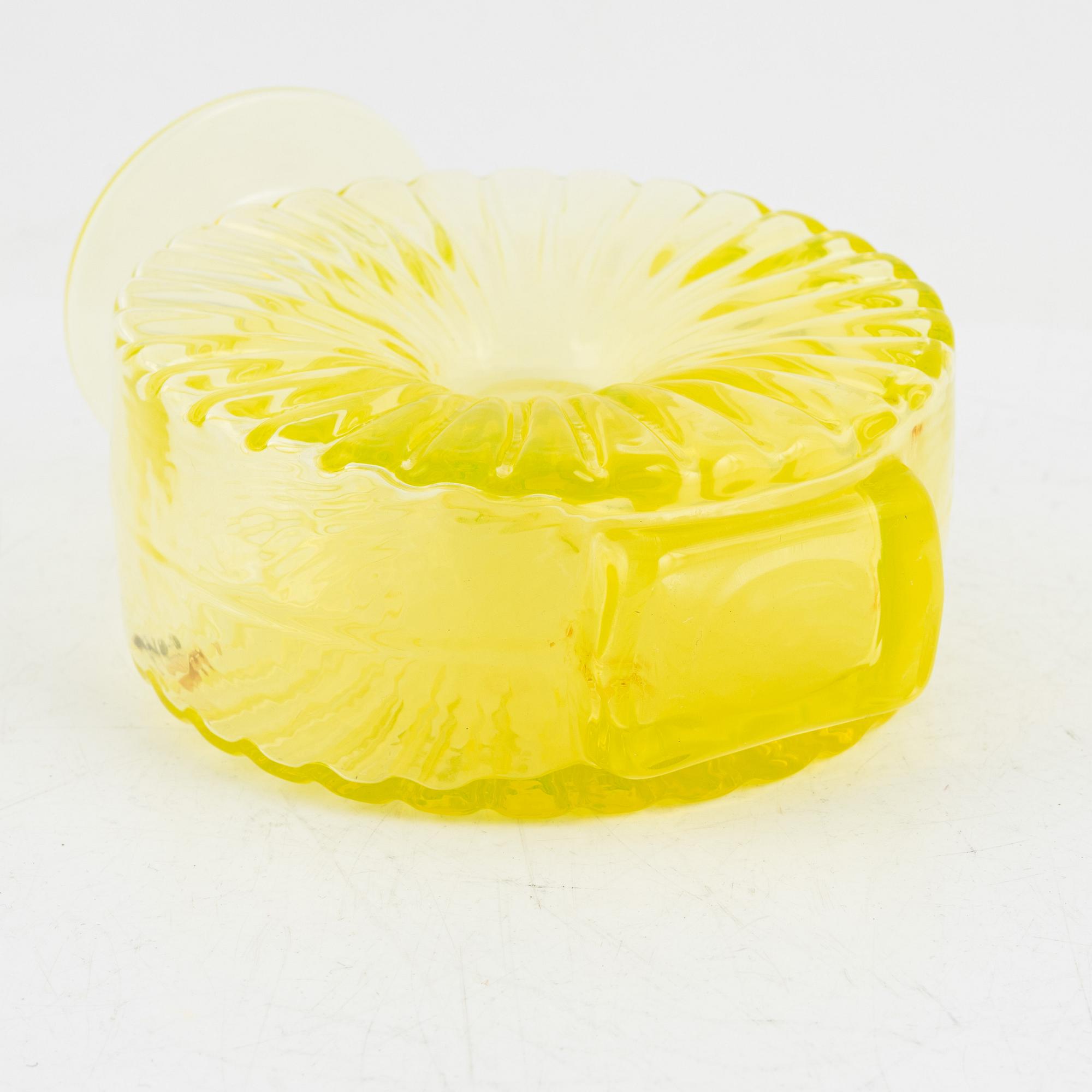 Helena Tynell, flaska, "Solflaskan" Riihimäen Lasi Oy. I produktion 1964-1974.