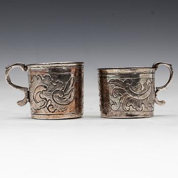 VODKAKOPPAR, 2 st, silver, Ryssland, kontrollmästare bl.a. Fedor Petrov, Moskva 1770-tal.