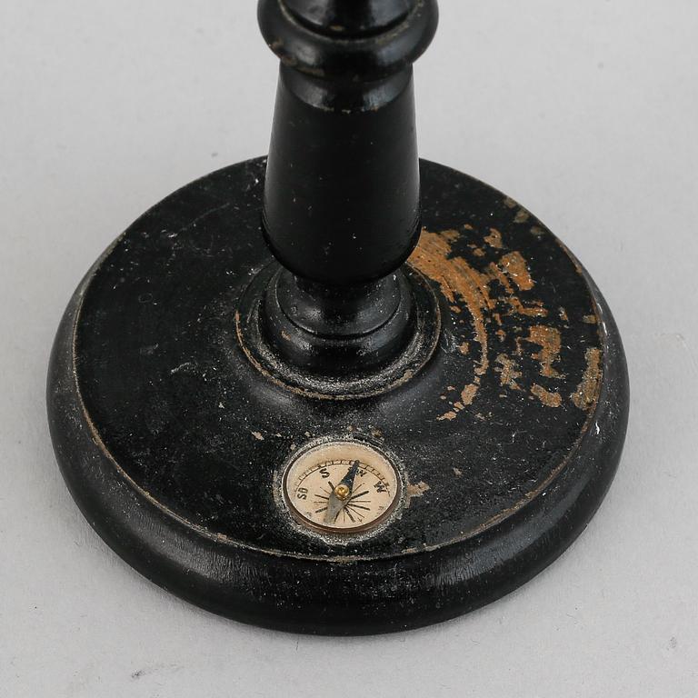 A miniature globe, Erdglobus Ludw. Jul. Heymann, first half of the 20th century.