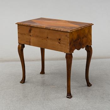 BORD, senbarockstil, omkring år 1900.
