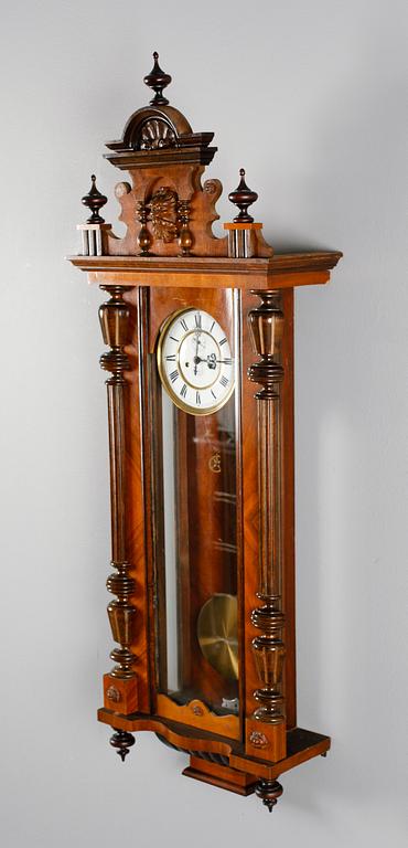 VÄGGPENDYL, sent 1800-tal, större modell.