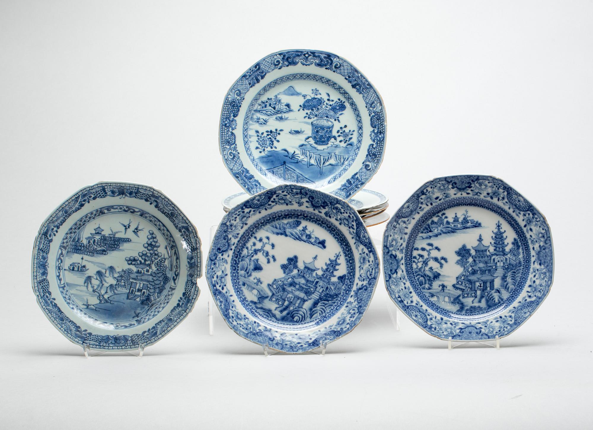 TALLRIKAR, 8 st, porslin, Kina, Qianlong (1736-95).