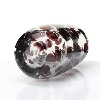 Saara Hopea, a 'Panther' glass vase, Nuutajärvi Notsjö, Finland 1955.