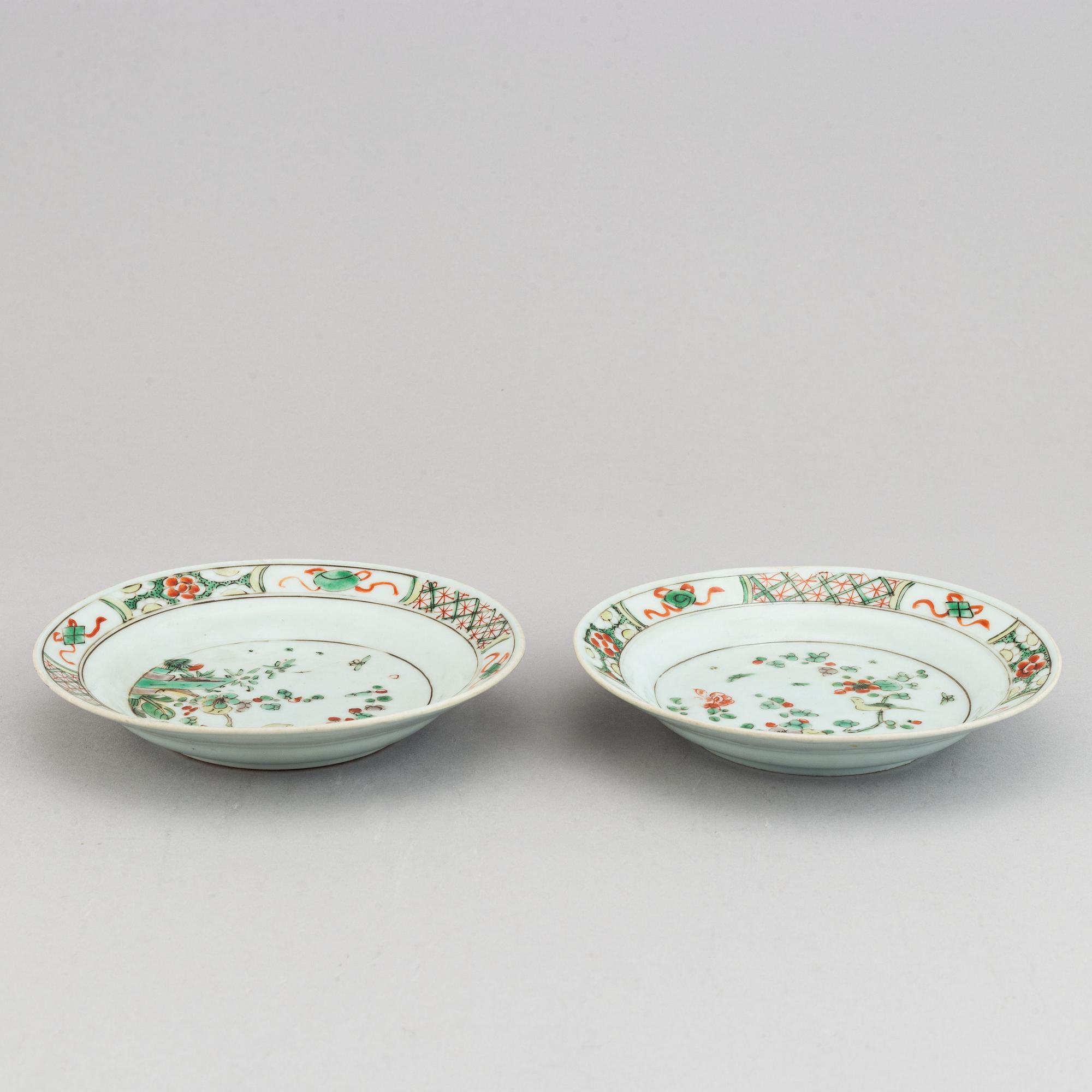 A pair of famille verte dishes, Qing dynasty, Kangxi.