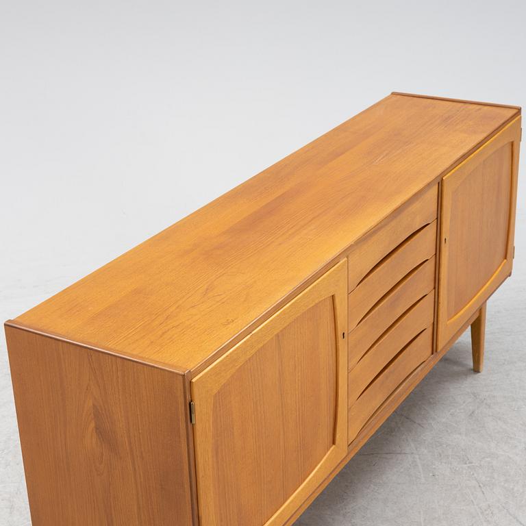 A teak and oak sidebaord, 1950's/60's.