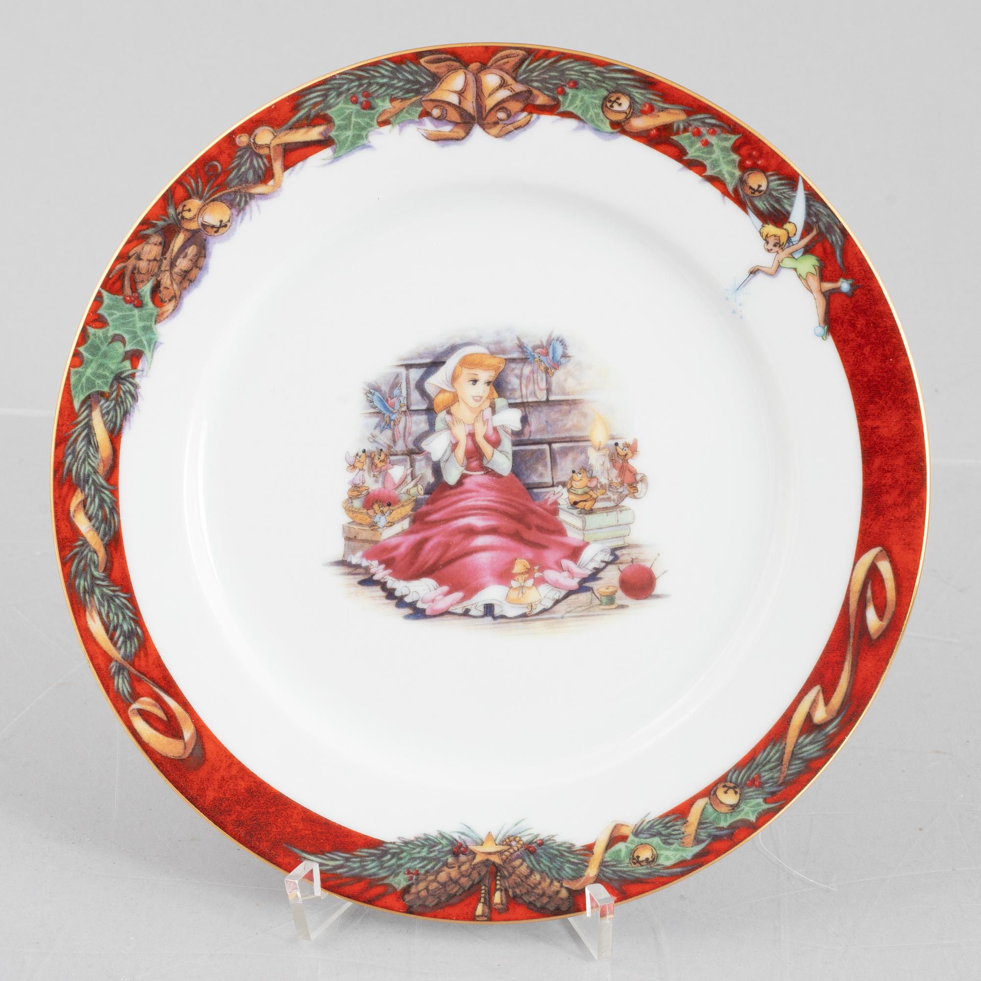 Stefan Lindahl, julservisdelar, 18 st, porslin, "Disney", Fyrklövern.