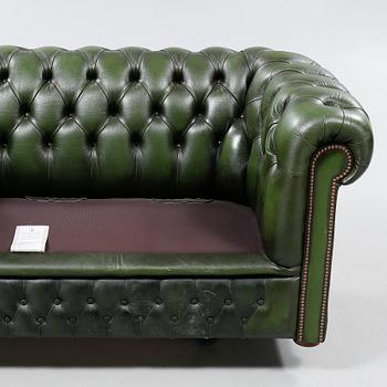 SOFFA, Winchester Furniture, Chesterfieldmodell, 1900-talets andra hälft.