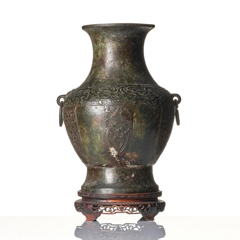 A large archaistic bronze wine vessel, Hu, Ming dynasty (1368-1644).