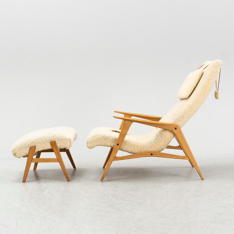 A 'Siesta' lounge chair and foot stool from JIO-möbler, 1960's.
