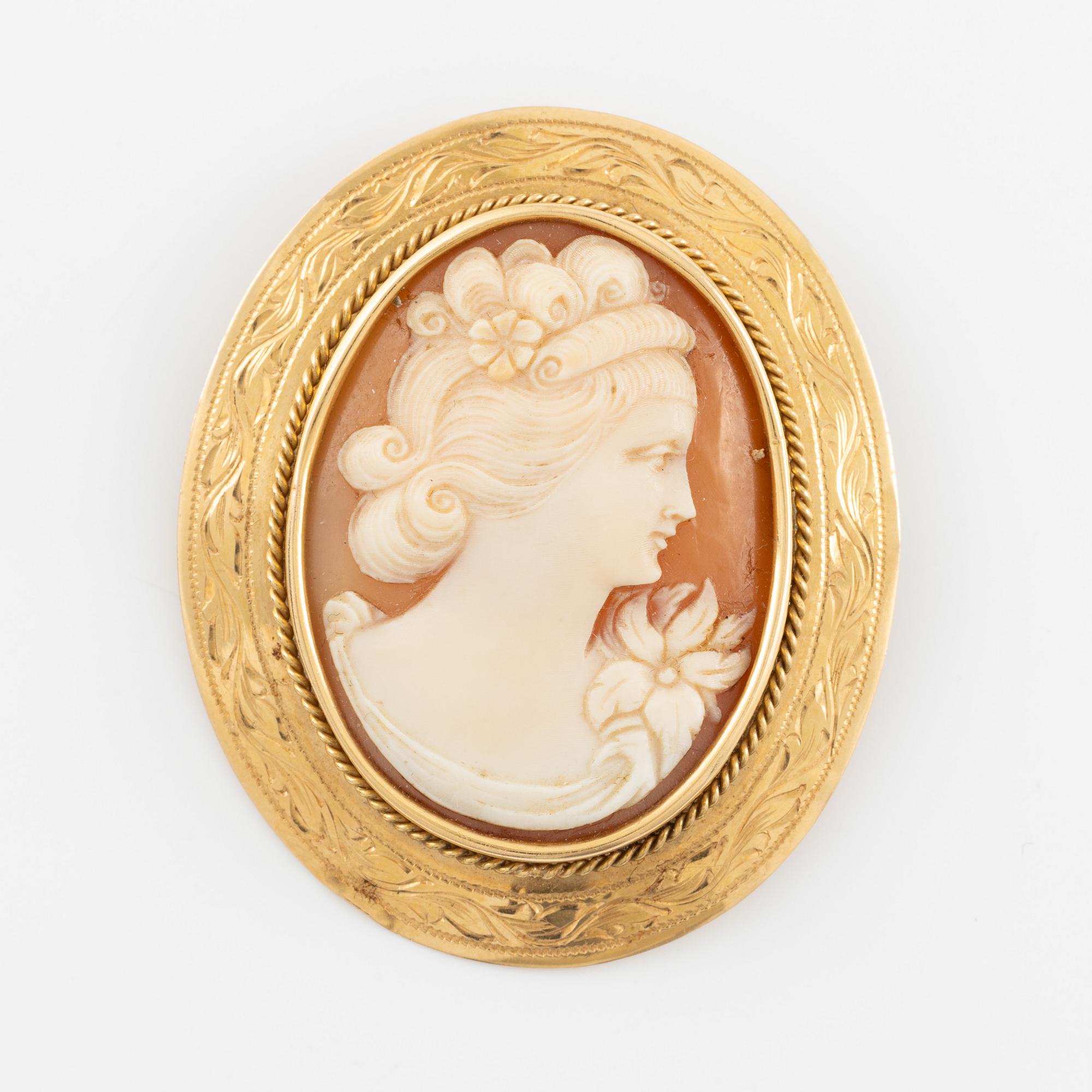 Brosch/hänge 18K guld med snäckskalscamé.