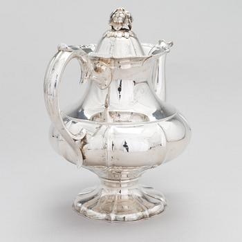 A silver coffee pot, a parcel-gilt sugar bowl and cream jug, Turku Finland 1946 and 1985.