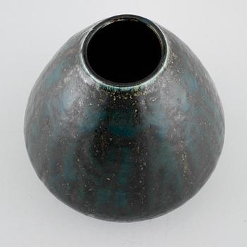 Unique stoneware vase by CARL-HARRY STÅLHANE, Rörstrand, signed and dated -60.