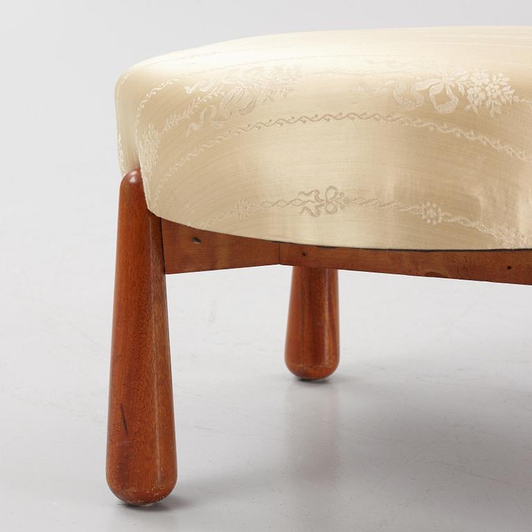 Josef Frank, a  model "B2019" stool, Firma Svenskt Tenn, pre 1985.