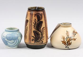 VASER, 3 st, porslin, Josef Ekberg, Gustafsberg, sign. En med dat 1912.