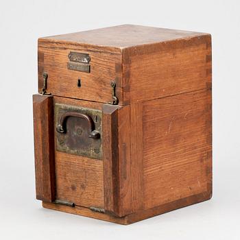 GYROSKOP FÖR TORPED, brickmärkt Whitehead & Fiume, troligen tidigt 1900-tal.