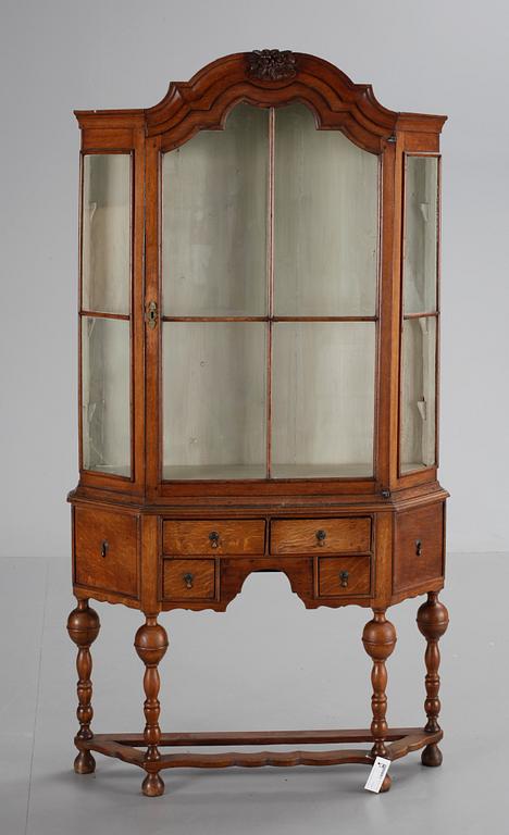 VITRINSKÅP, rokokostil.