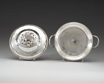 A French 18th century silver serving-dish, makers mark of Francois Corbie (Paris 1783).