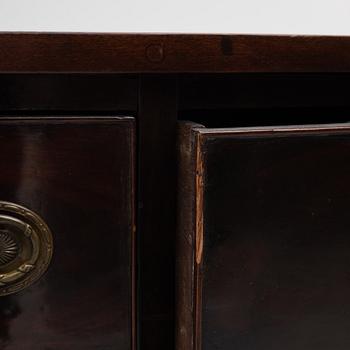 Sideboard, England, Sheraton style, early 20th century.