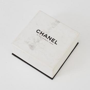 ÖRHÄNGEN, ett par, Chanel, höst 2013.