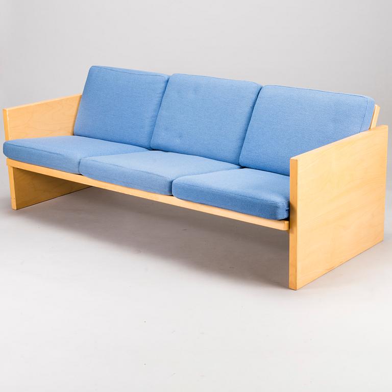 BEN AF SCHULTEN, a late 20th century '547A' sofa for Artek, Finland.