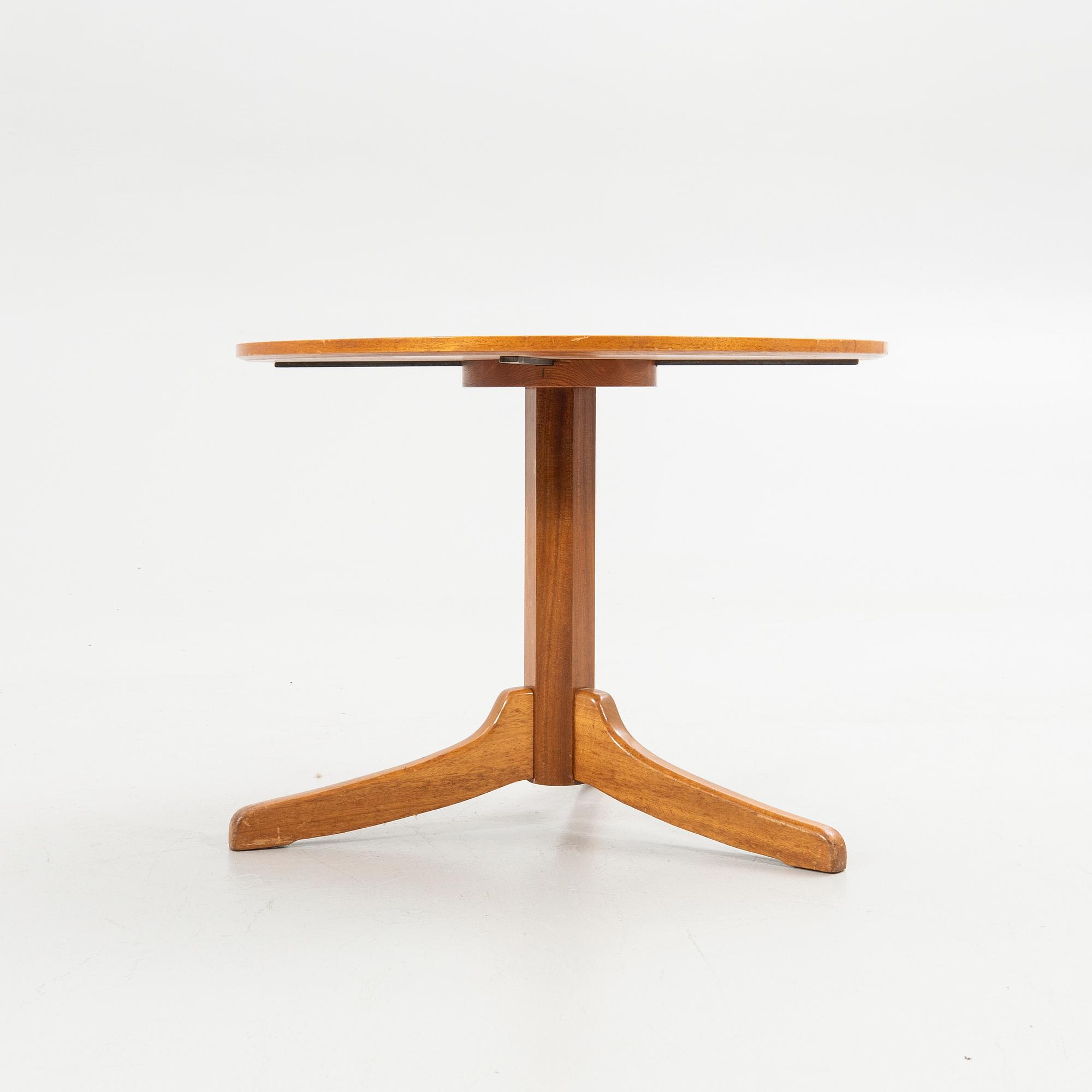 Josef Frank, Coffee table, model 560, Svenskt Tenn, 1940s.