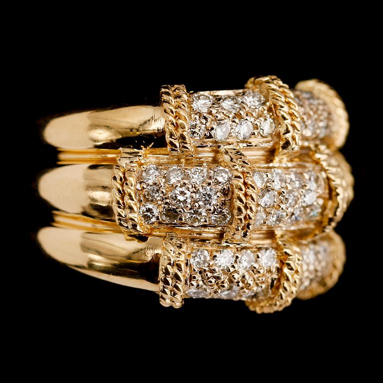 RING, 18 k guld, med briljanter tot 1.2 ct.