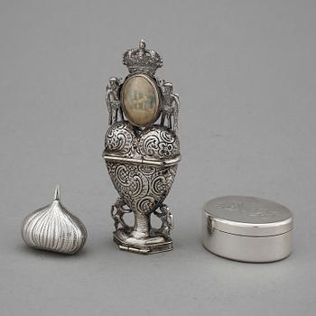 DOSOR, silver, 3 st, 1900-tal, delvis Danmark och Italien. Tot vikt ca 114 gram.