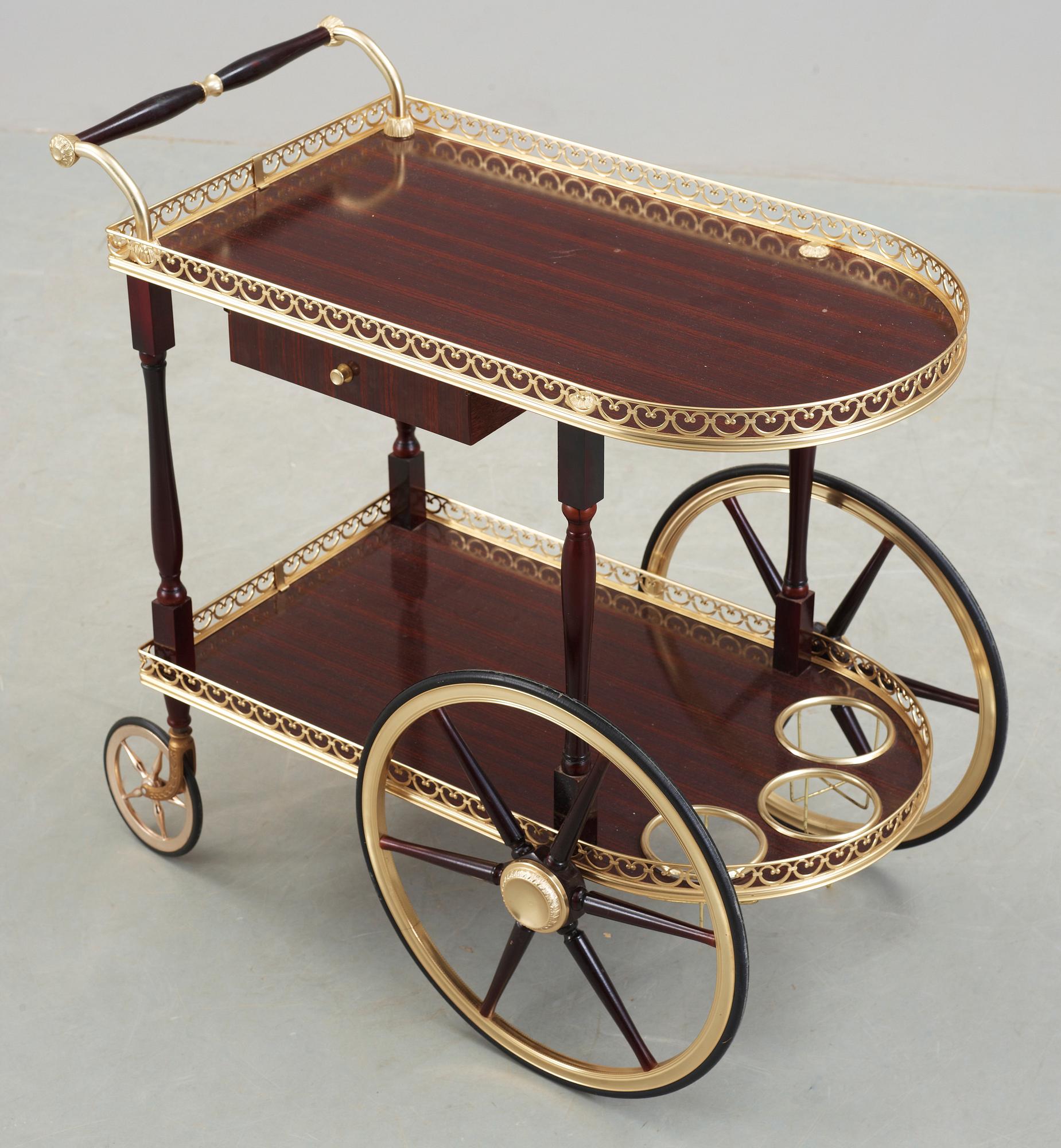 SERVERINGSVAGN, 1900-talets andra hälft.
