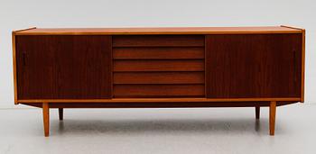 SIDEBOARD, "Trio", Nils Johnsson, Troeds, Bra Bohag, Bjärnum, 1900-talets andra hälft.