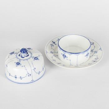 Two  'Blue Fluted Plain' /Musselmalet porcelain butter dishes, Royal Copenhagen, model 4 and 5, 1898-1923 and post 1923.