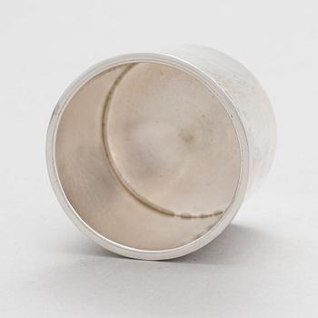 Pekka Piekäinen, Burk, sterlingsilver. Platinoro, Åbo.