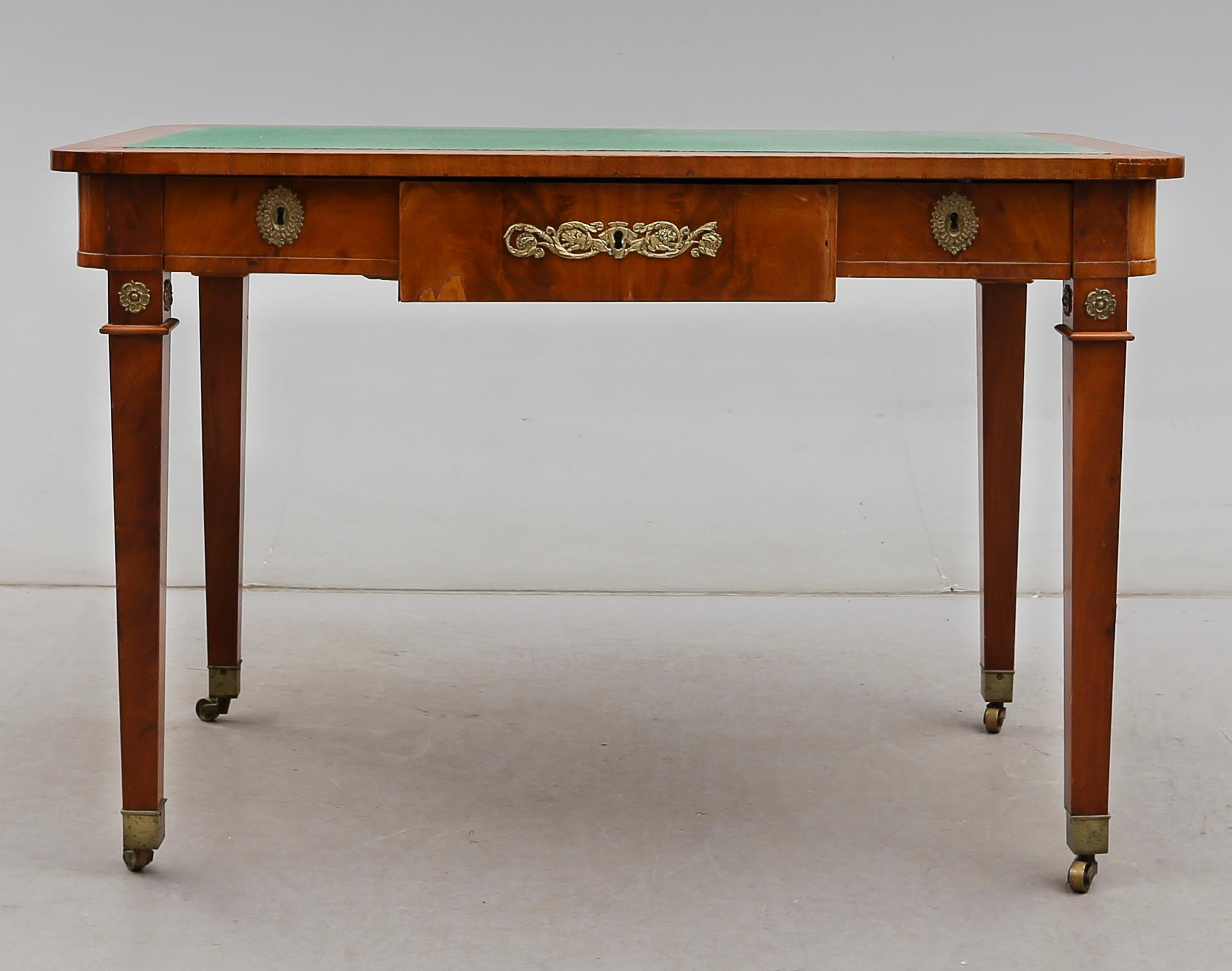 SKRIVBORD, Karl Johan, 1800-talets första hälft.