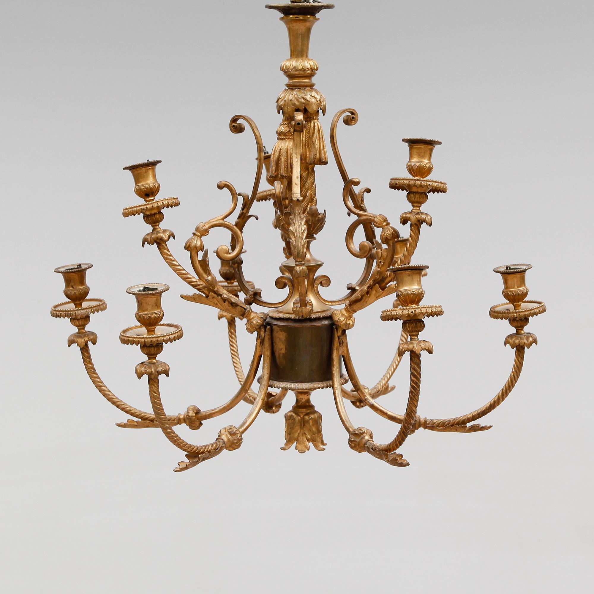 TAKKRONA, Louis Seize-stil, Frankrike, 1900-talets första hälft, höjd 59 cm.