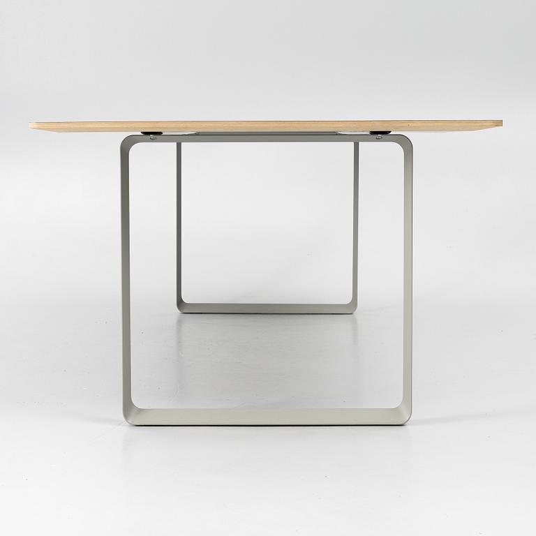 TAF Studio, matbord. 70/70, Muuto.