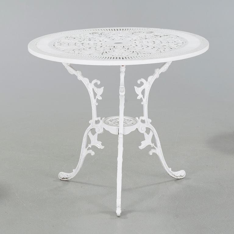 TRÄDGÅRDSGRUPP, 5 delar, 1900-talets andra hälft.