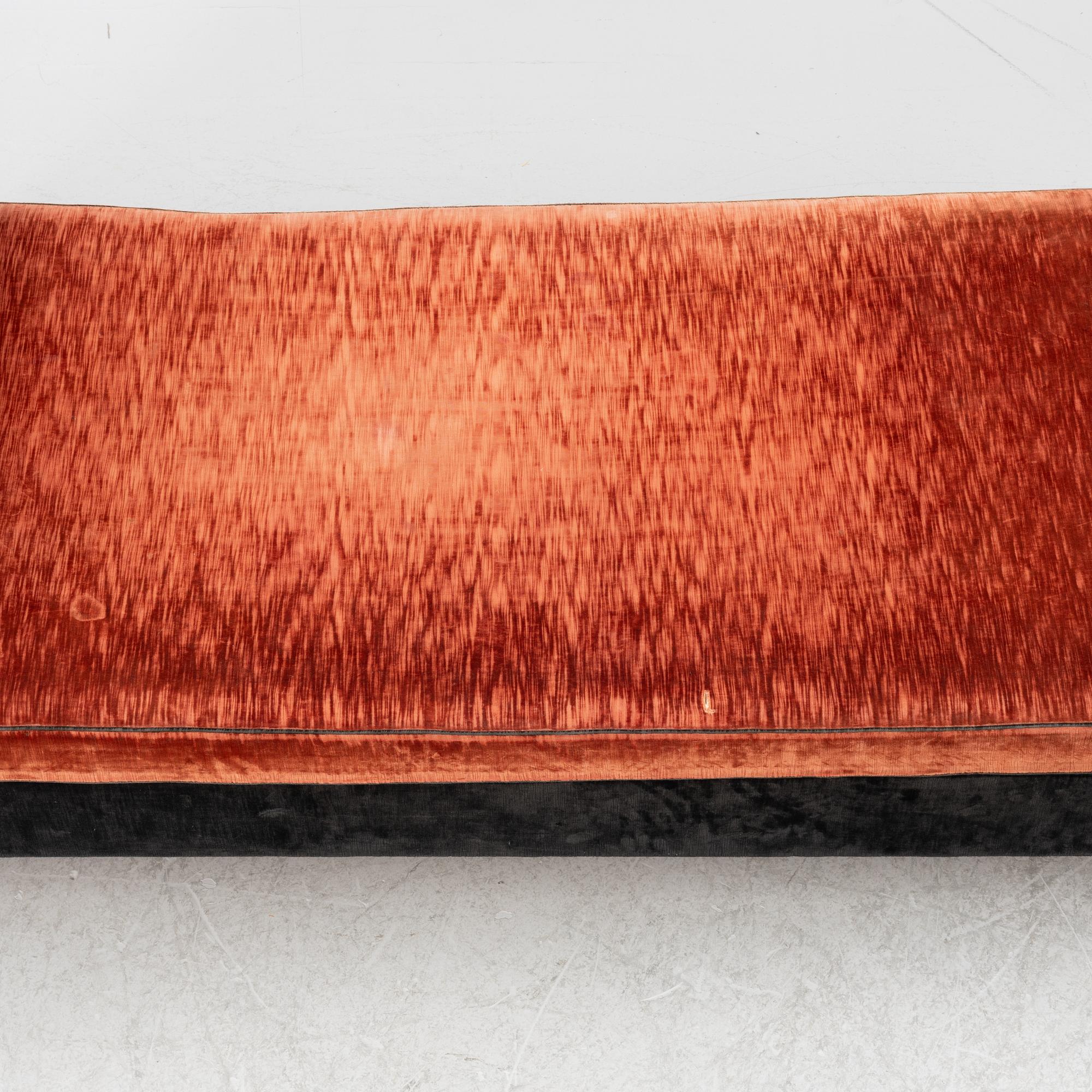 Daybed, 1930s.