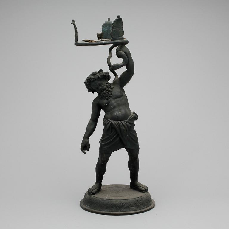 LAMPFOT, patinerad metall, 1900-tal.