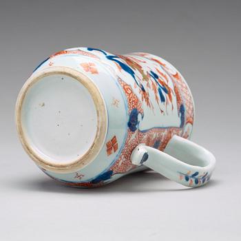 A large imari tankard, Qing dynasty, early 18th Century.