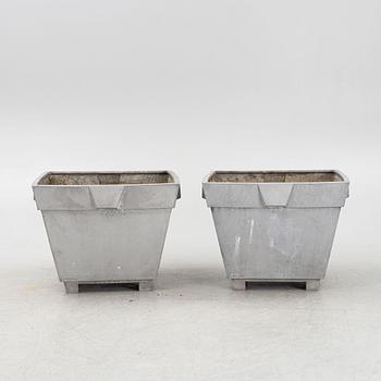 Björn Alge, planteringskärl, ett par, "Karl", Byarums Bruk.