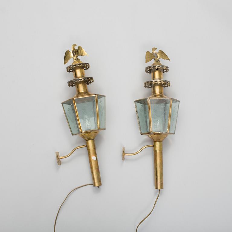 A pair of brass coach carriage lamps, around the turn of the century 1900.
