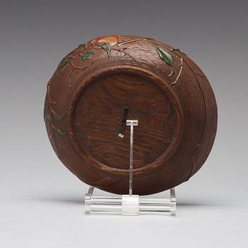 A Japanese wood and lacquer bowl, signed 一國齋鯉城, 19th Century.