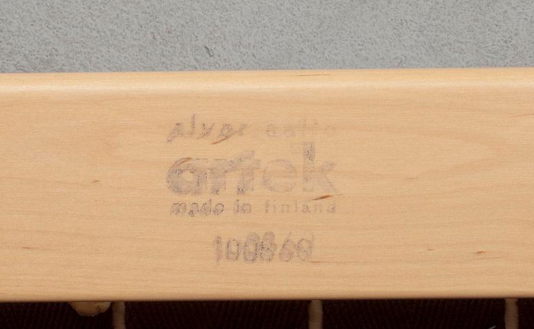 KARMSTOLAR, ett par, modell 45, Alvar Aalto, Artek. Modellen formgiven 1947.