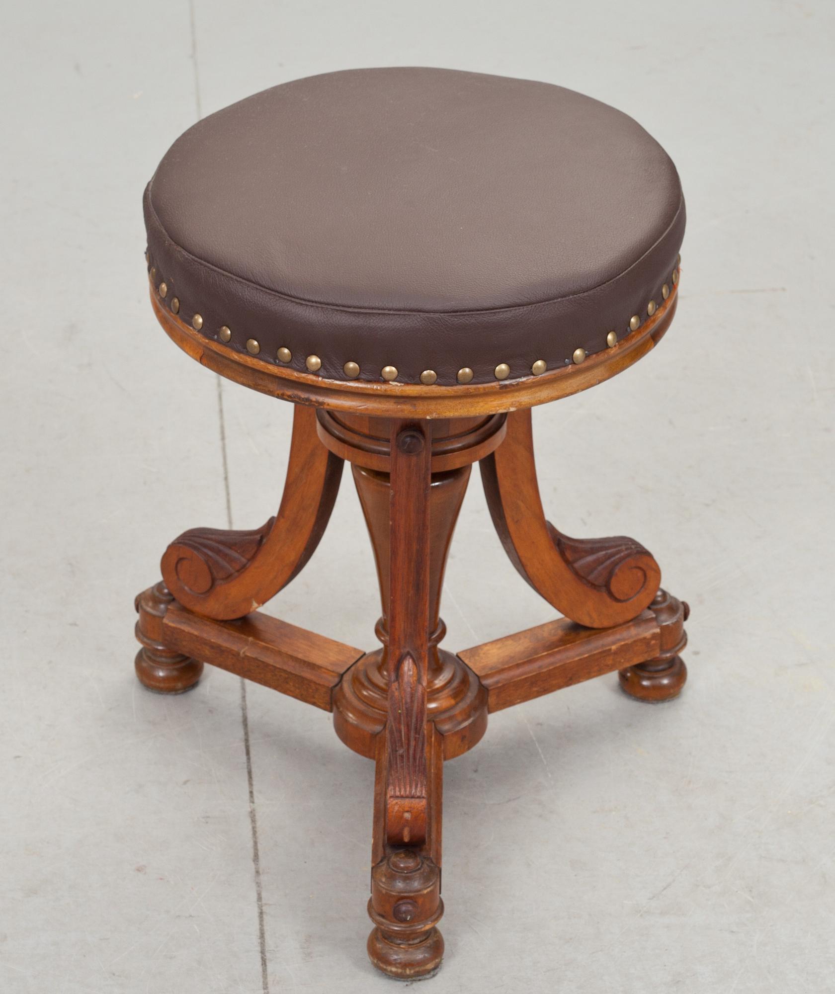 PIANOPALL, nyrenässans, sent 1800-tal.